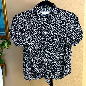 Abercrombie Kids Girl's Black & White Floral Button up blouse top.  Size XL - 16